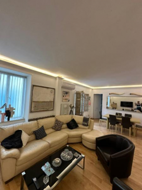 Central Gzira The Apartment of an Artist